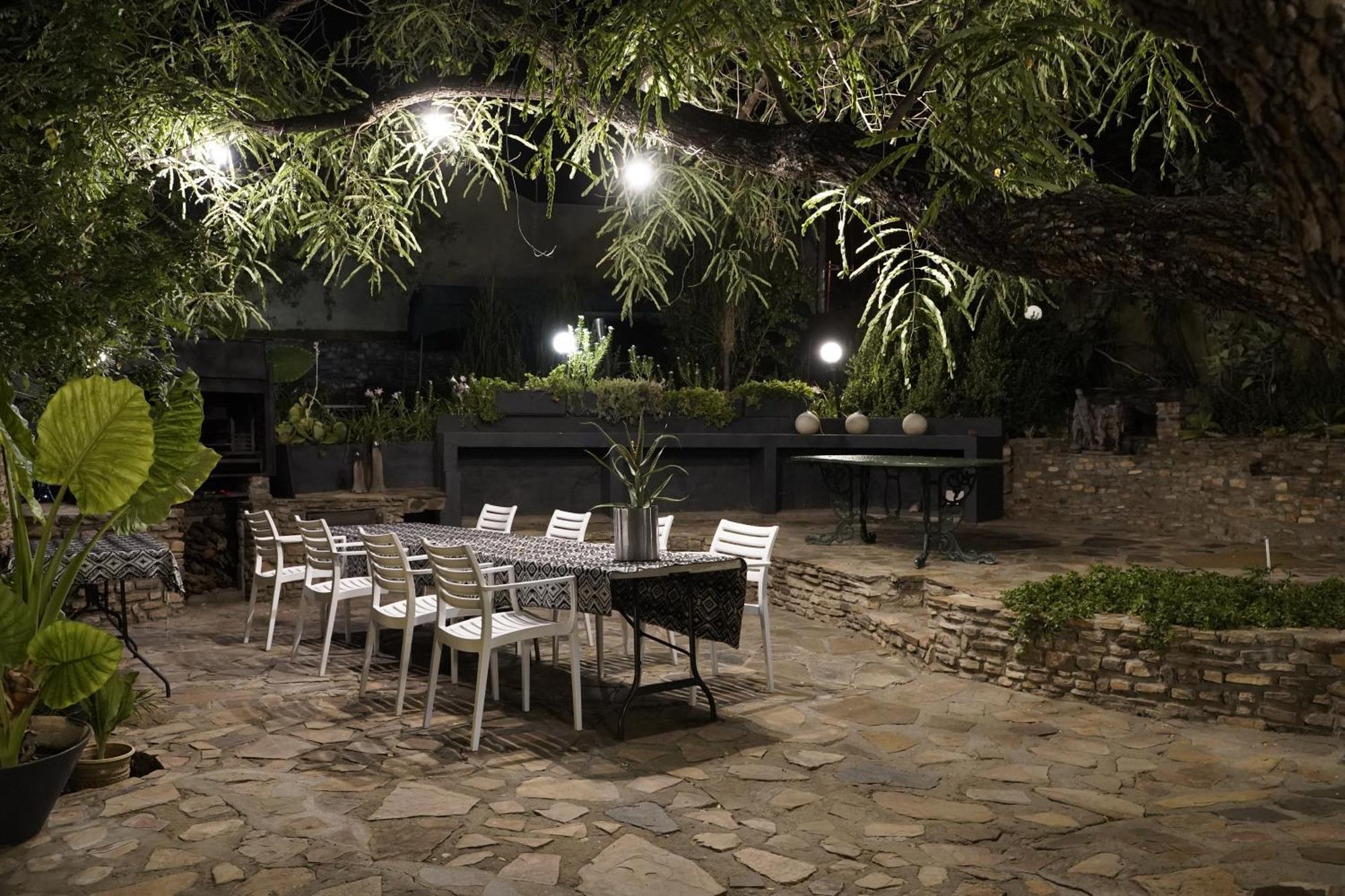 Alluring Self Catering 2 Bedroom Villa At Bokmakierie Villas Windhoek Exterior foto